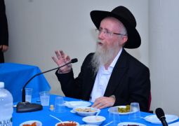 פרויקט נסיעה לרבי: הרב זלמן נוטיק